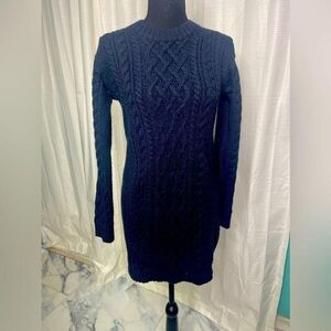 Uniqlo  women's sweater, dress size extra small navy blue. S-9‎